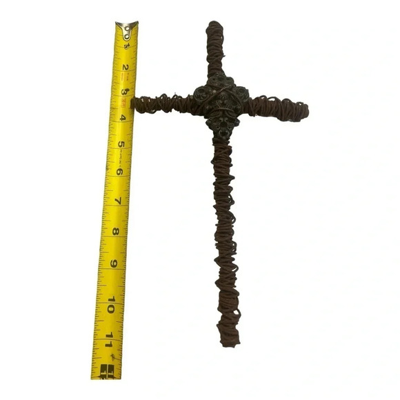 Artistic Wired Cross Handcrafted - Picture 6 of 7